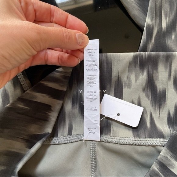 Varley Luna High Rise Leggings in Aztec Animal Print L NWOT - Picture 8 of 9